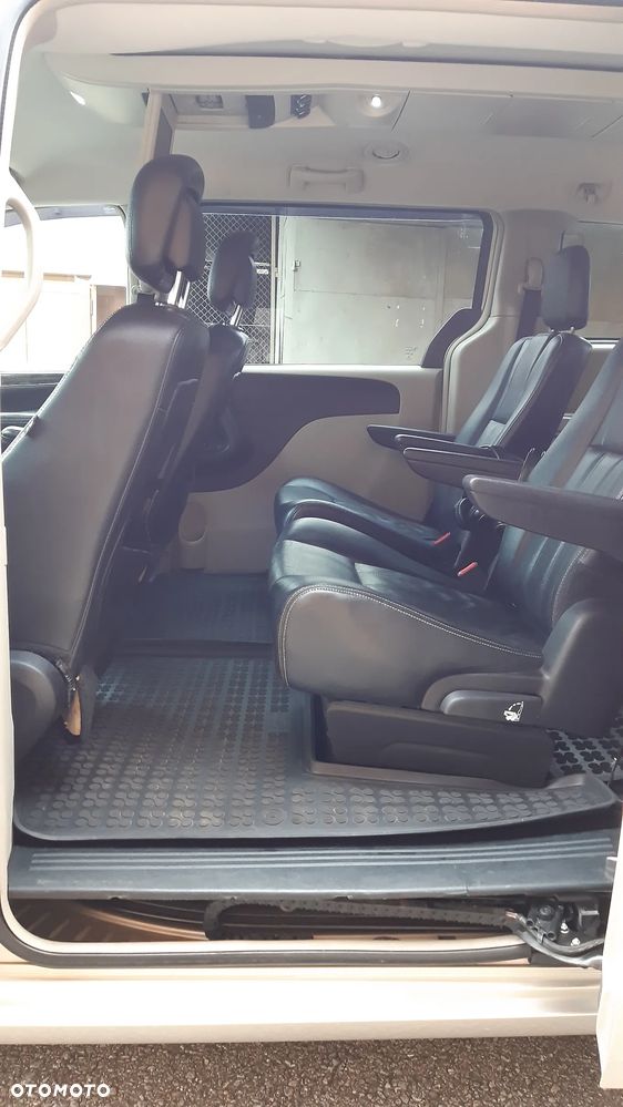 Chrysler Town & Country 3.6 Touring - 14