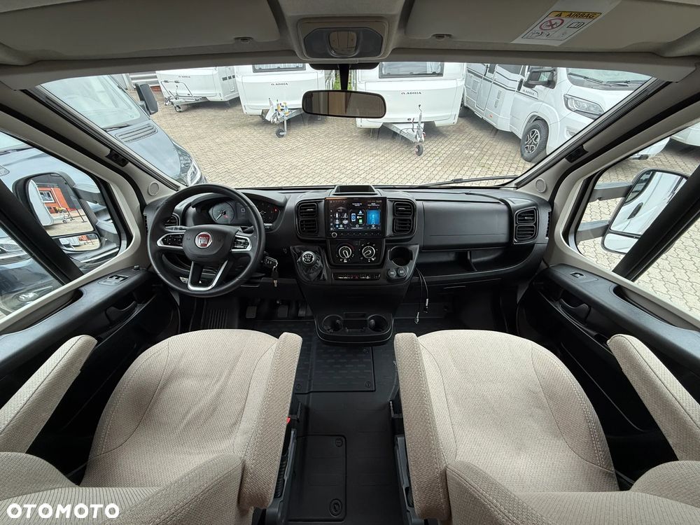 LMC Tourer A690 6OS 140KM FV23% WCC - 8