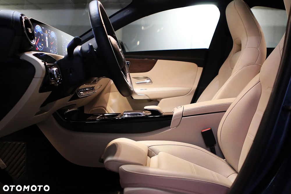 Mercedes-Benz CLA 250 4Matic 7G-DCT AMG Line - 15
