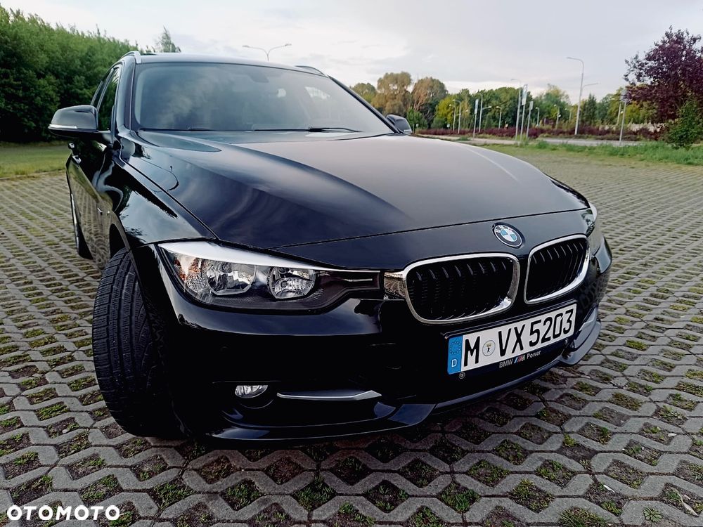 BMW Seria 3 320i xDrive Sport Line - 4