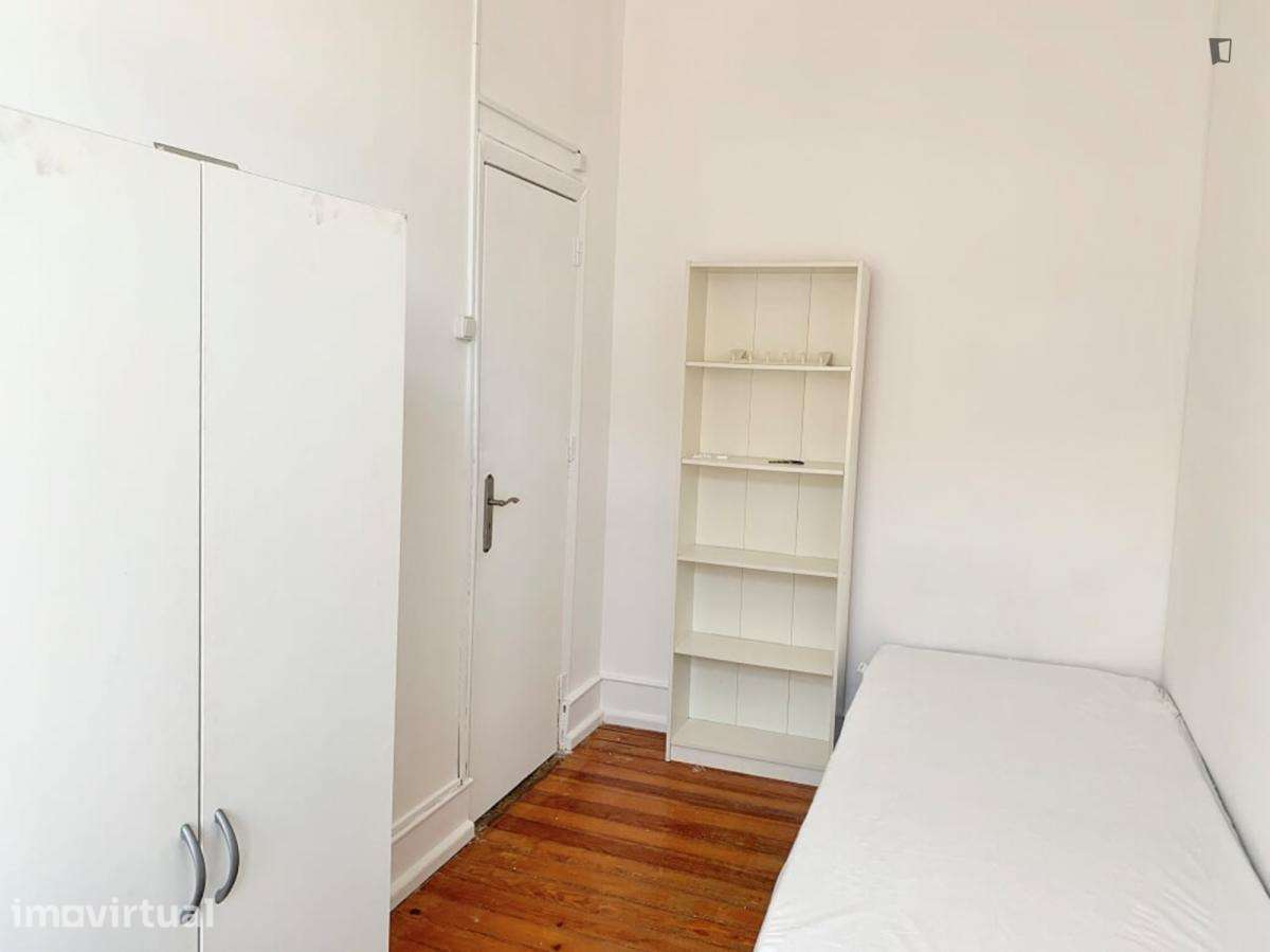 Quarto - localizado em Alameda Lisbon - Grande imagem: 5/16