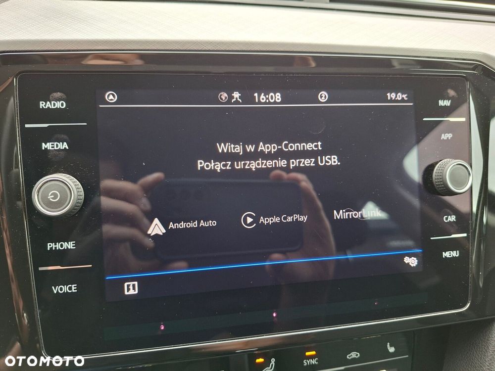 Volkswagen Passat - 24