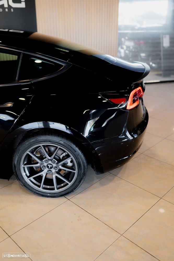 Tesla Model 3 Long-Range Dual Motor AWD - 14