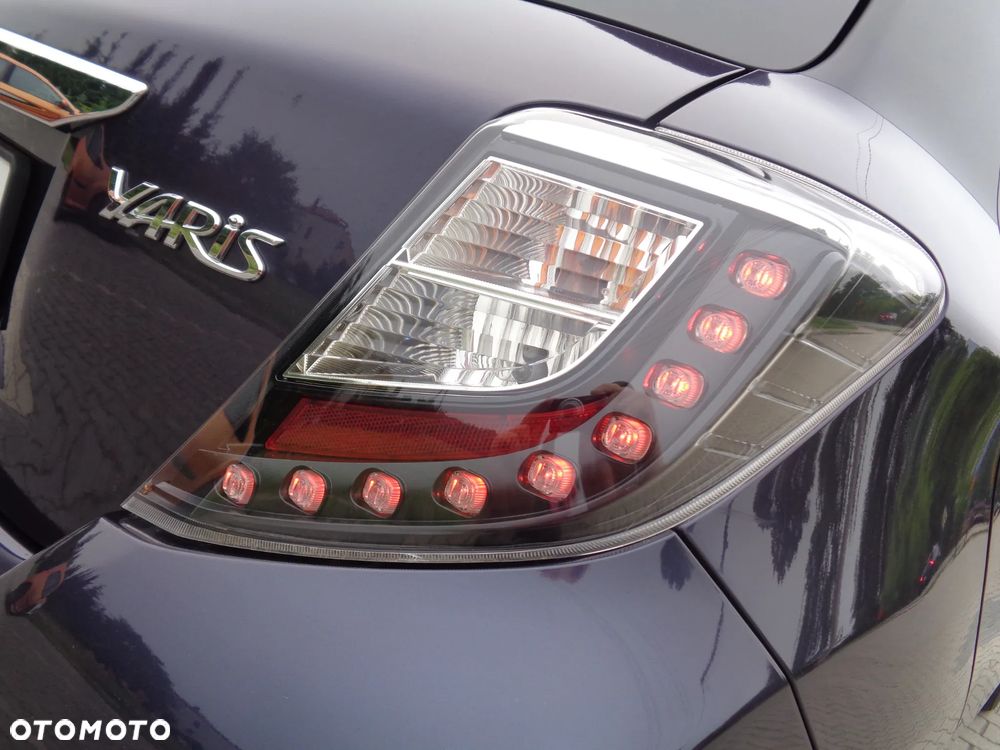 Toyota Yaris 1.0 Premium - 22