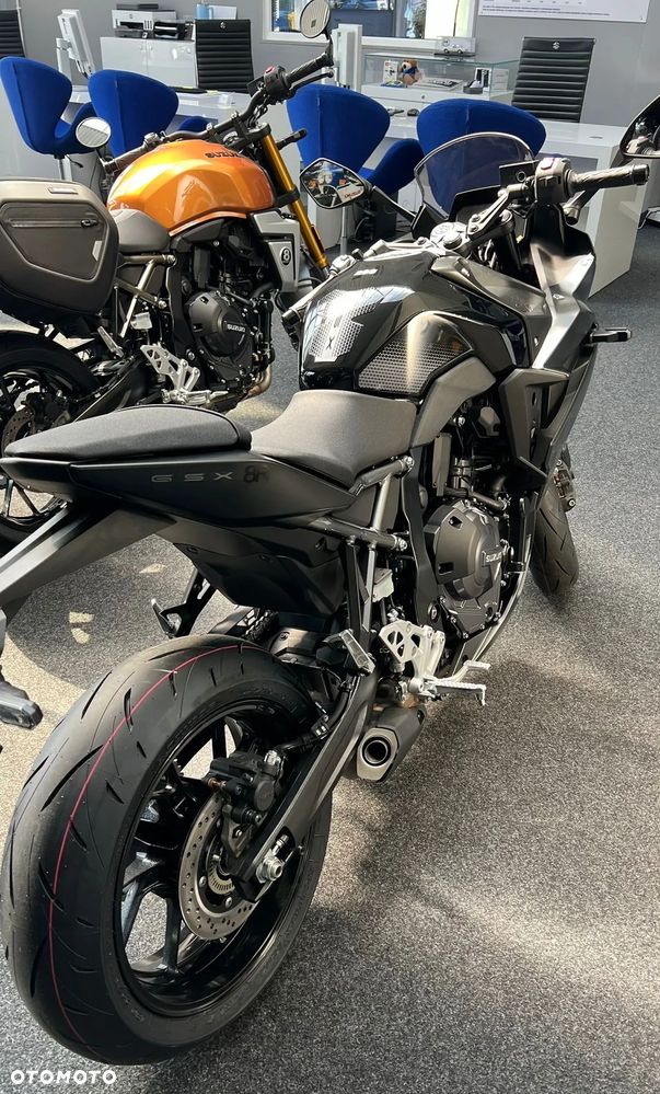 Suzuki GSX-R - 11