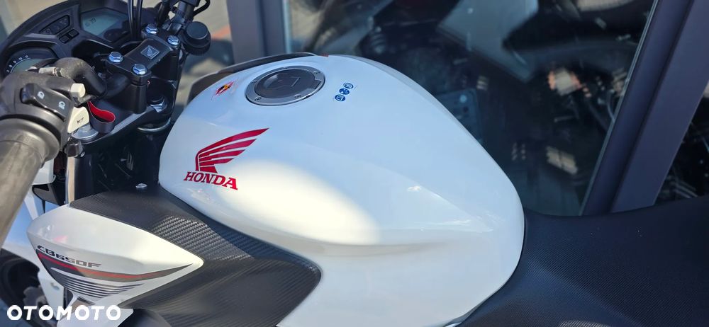 Honda CB - 32