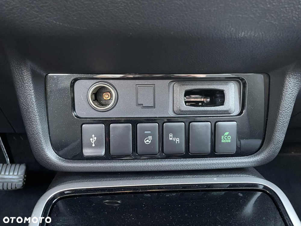 Mitsubishi Outlander 2.4 4WD CVT Instyle - 20