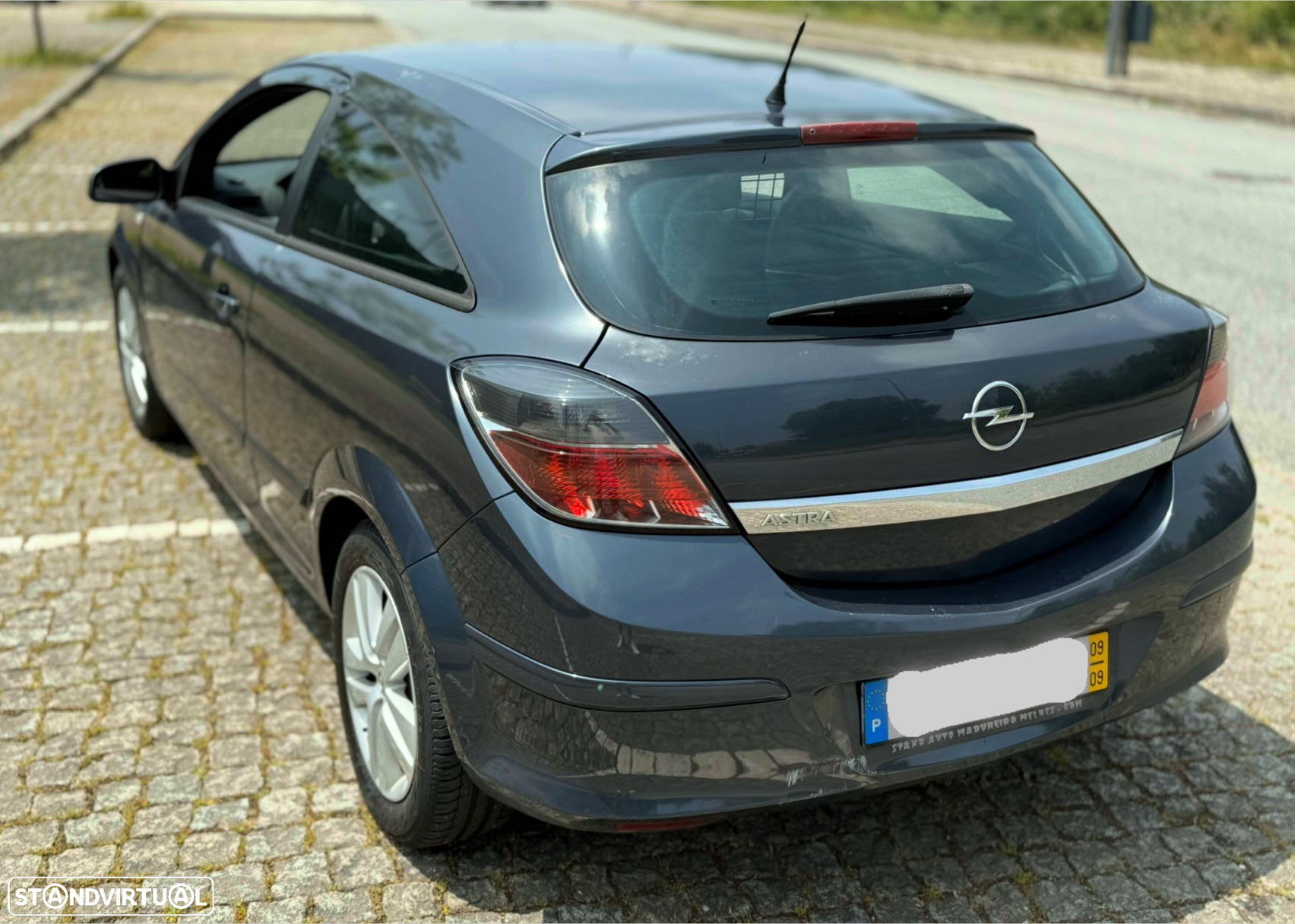 Opel Astra GTC 1.3 CDTi - 4