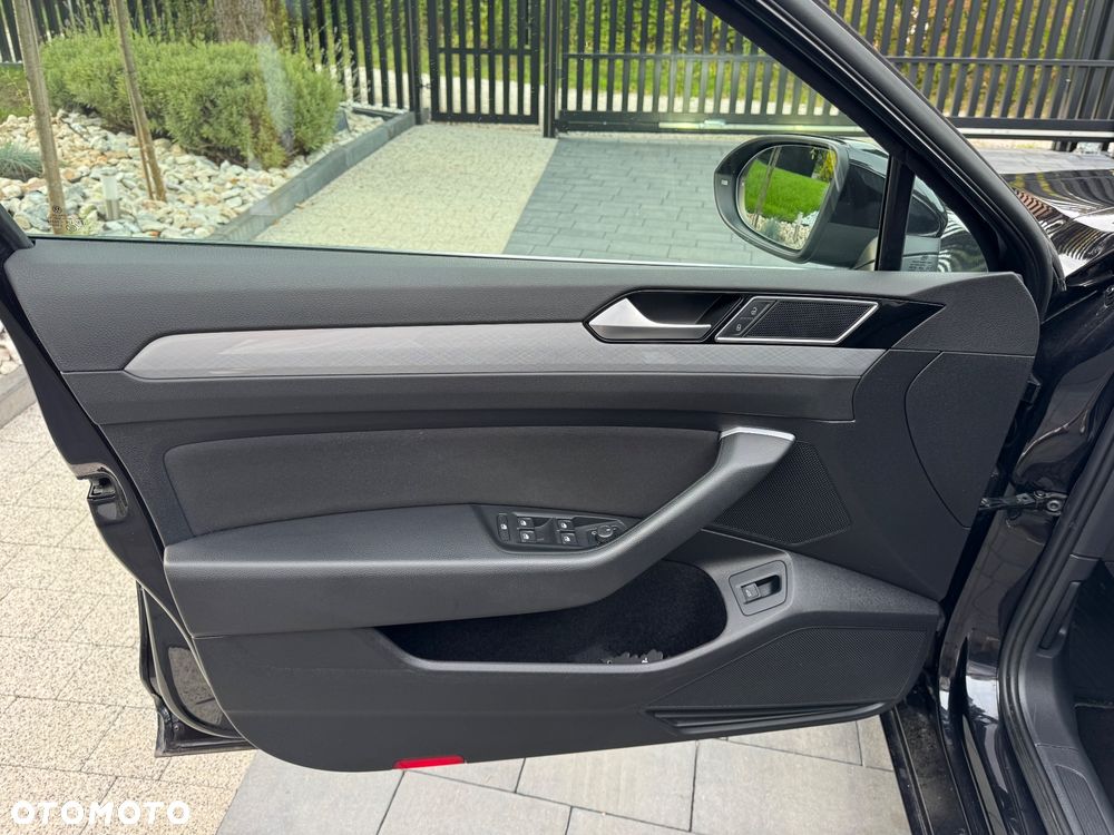 Volkswagen Passat 2.0 TSI Business DSG - 6