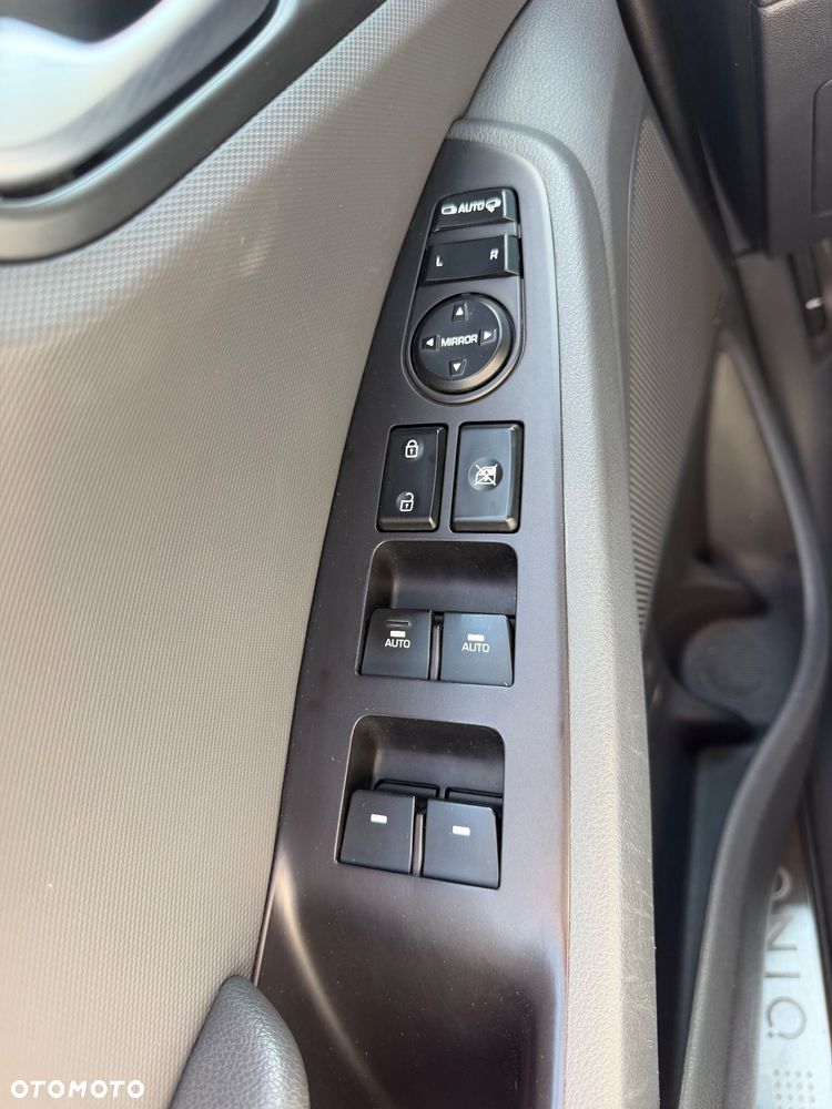 Hyundai IONIQ Hybrid Business - 14