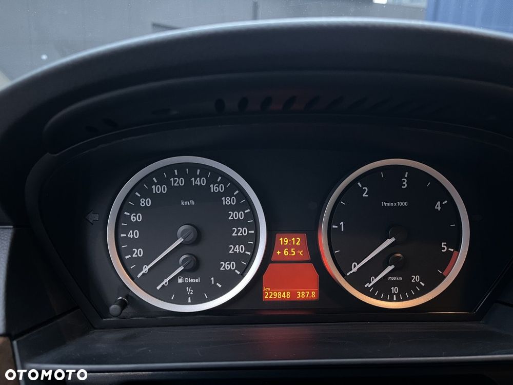 BMW Seria 5 ver-530d - 30