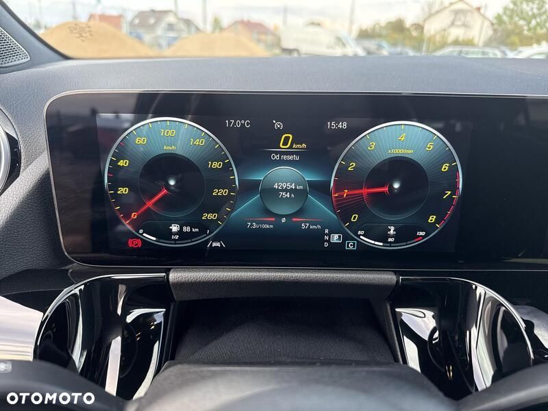 Mercedes-Benz GLA 200 - 14