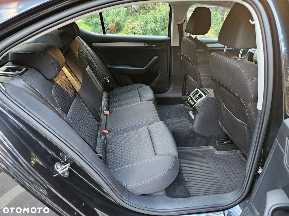 Skoda Superb 2.0 TDI Style - 28