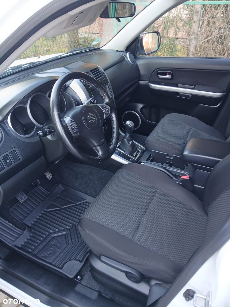 Suzuki Grand Vitara 1.9 DDiS Premium EU5 - 9