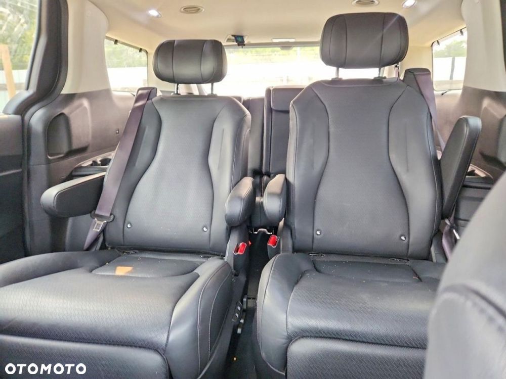 Kia Carnival - 11