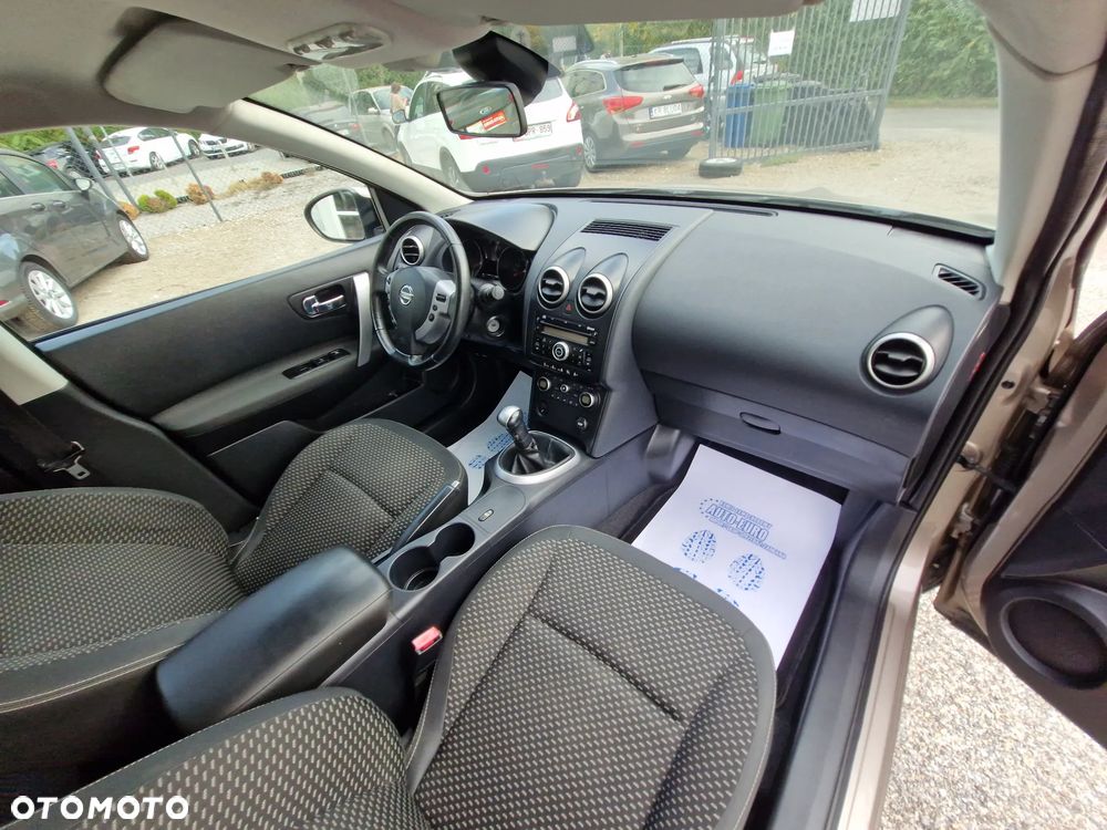 Nissan Qashqai - 25