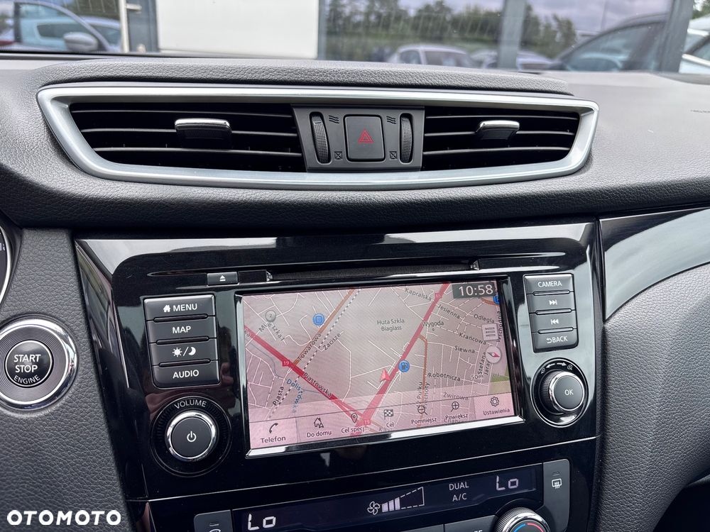 Nissan Qashqai 1.3 DIG-T N-Connecta - 24