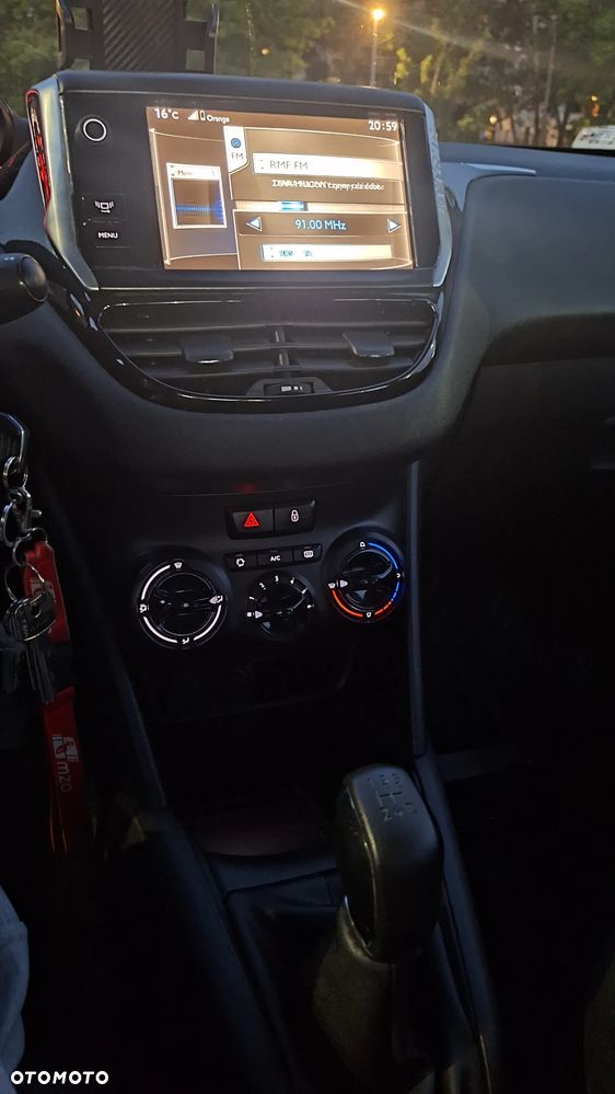Peugeot 208 82 VTI Allure - 16