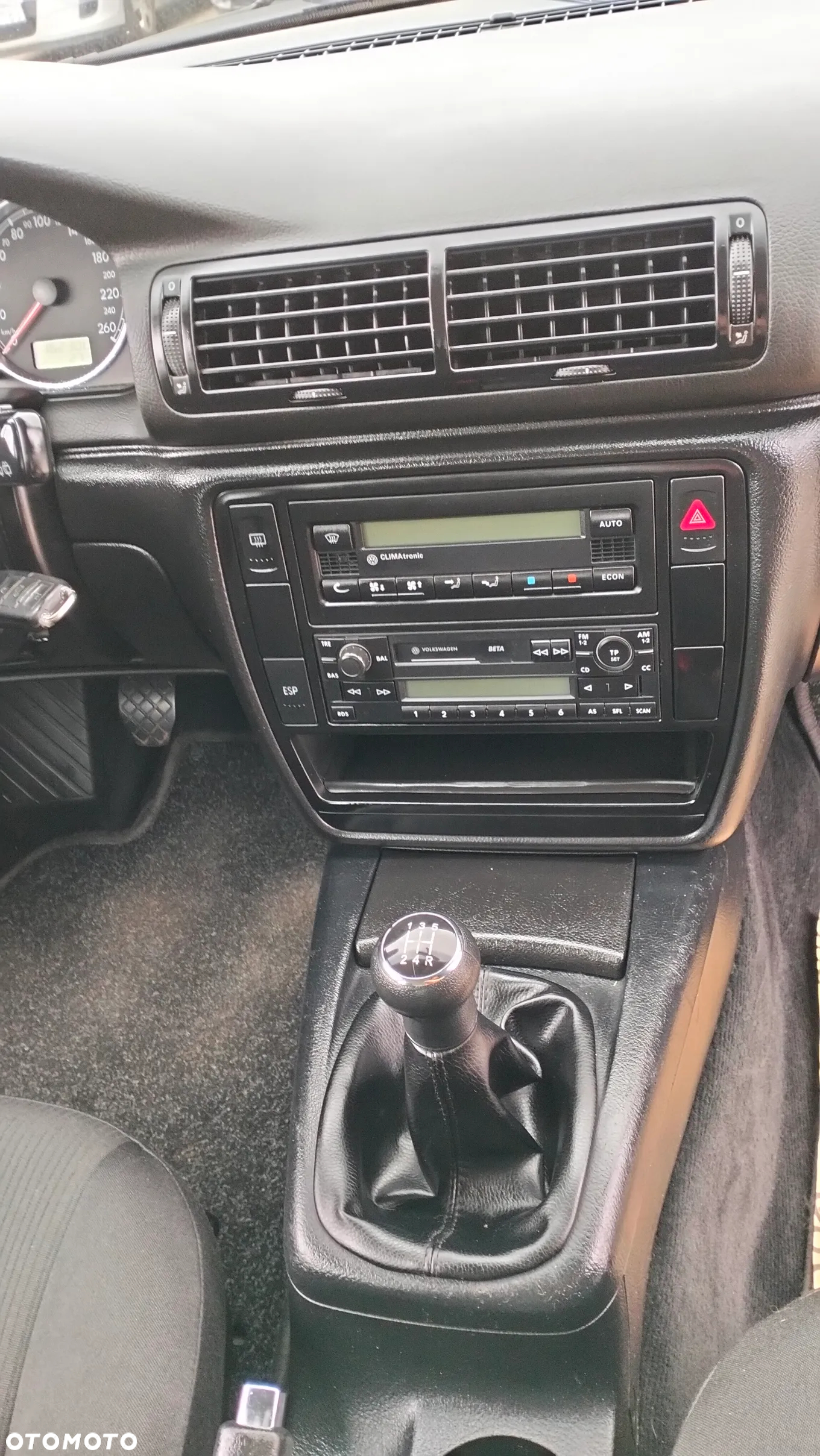 Volkswagen Passat - 19