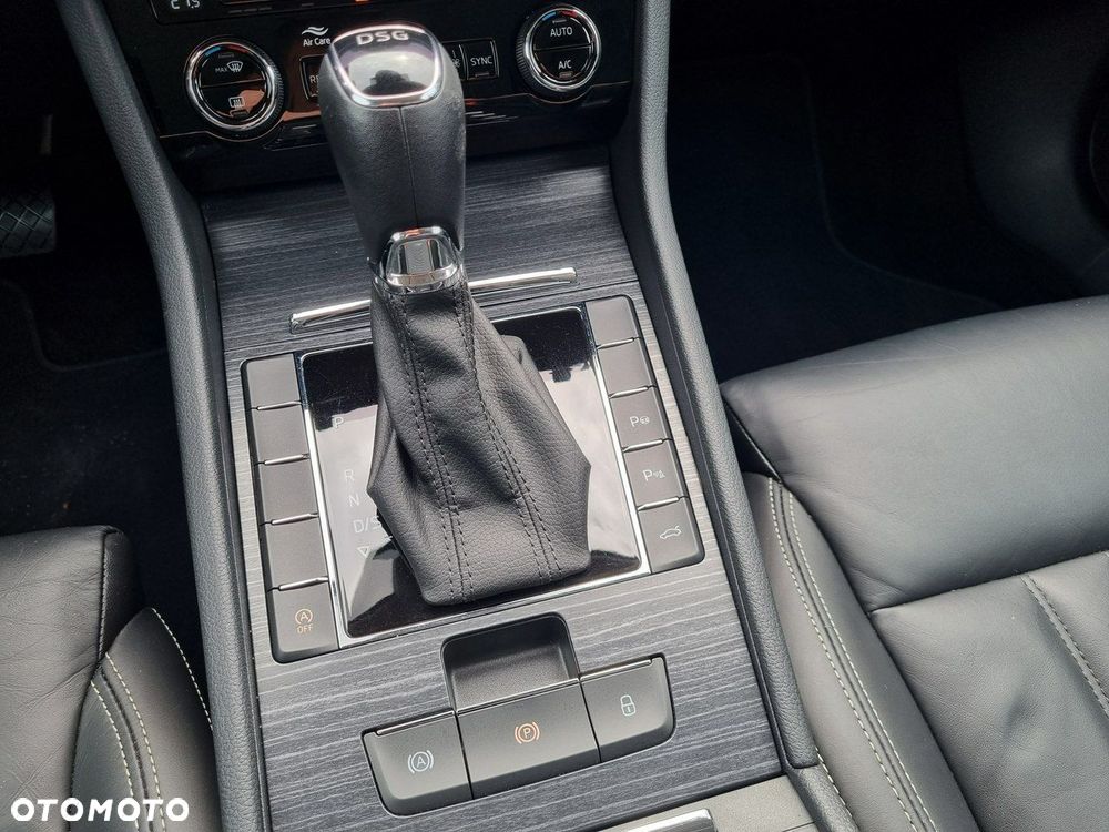 Skoda Superb 1.5 TSI Style DSG - 35