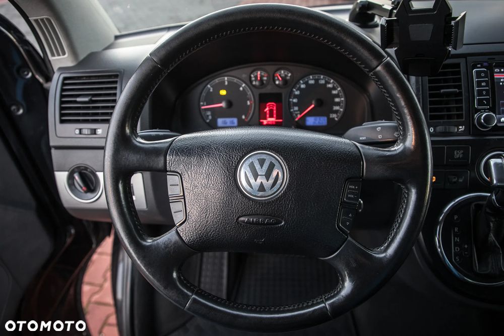 Volkswagen Multivan - 25