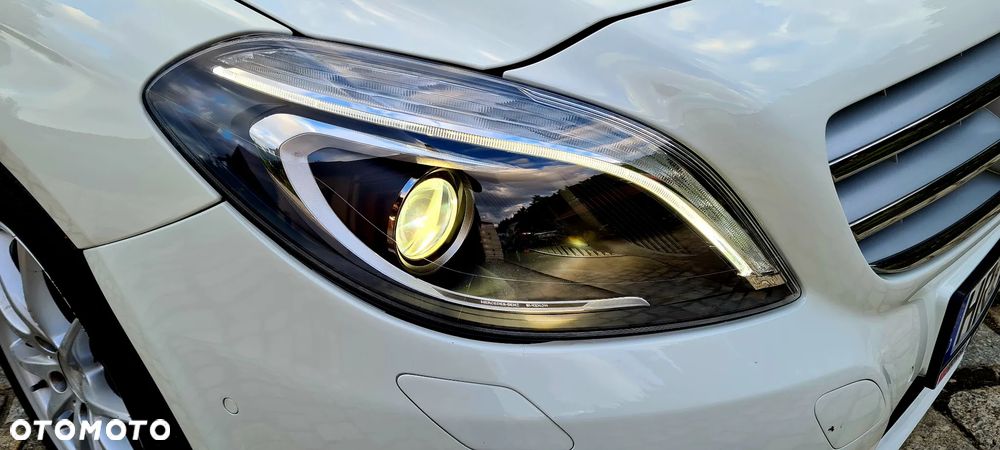 Mercedes-Benz Klasa B 200 7G-DCT AMG Line - 24