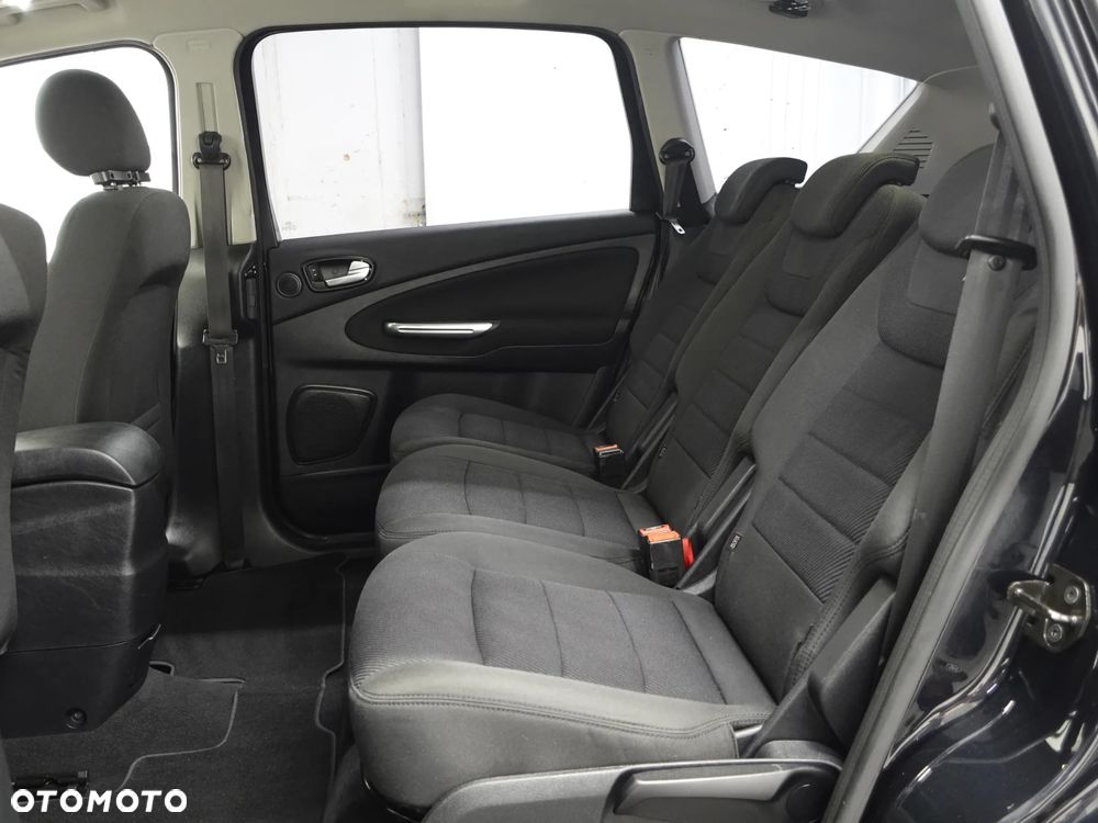 Ford S-Max - 22