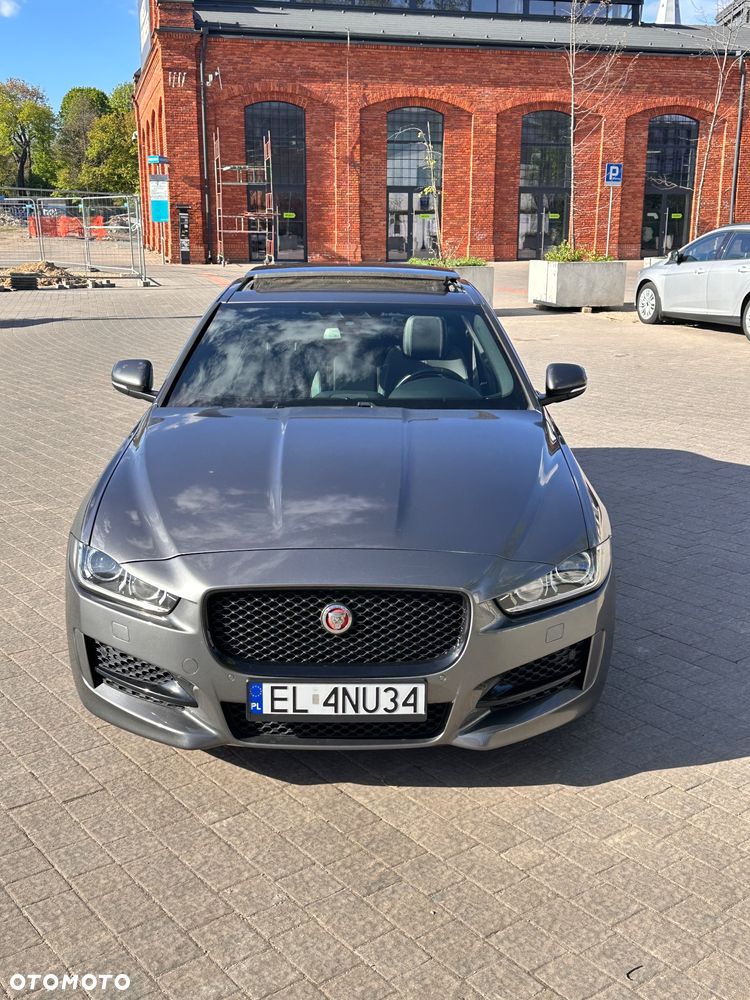 Jaguar XE 20d R-Sport - 16
