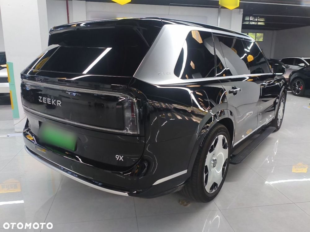 ZEEKR 9X - 11