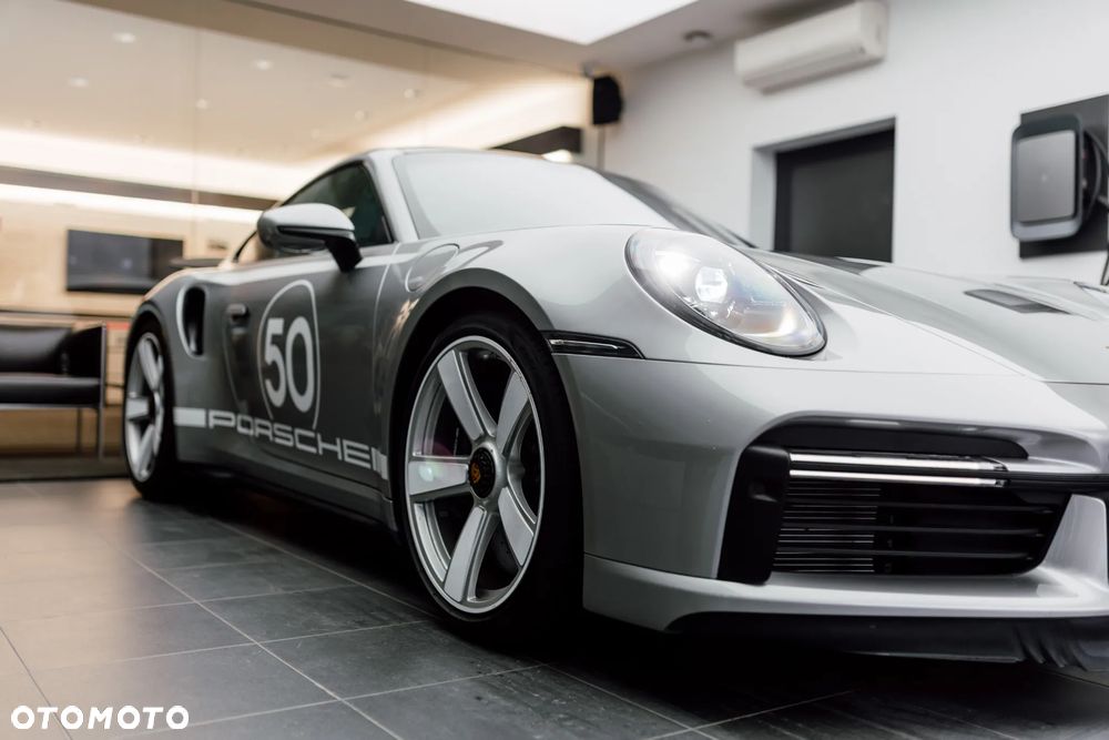Porsche 911 Turbo 50 Years - 37