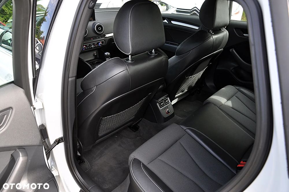 Audi A3 Sportback 2.0 TDI S line Sportpaket - 28