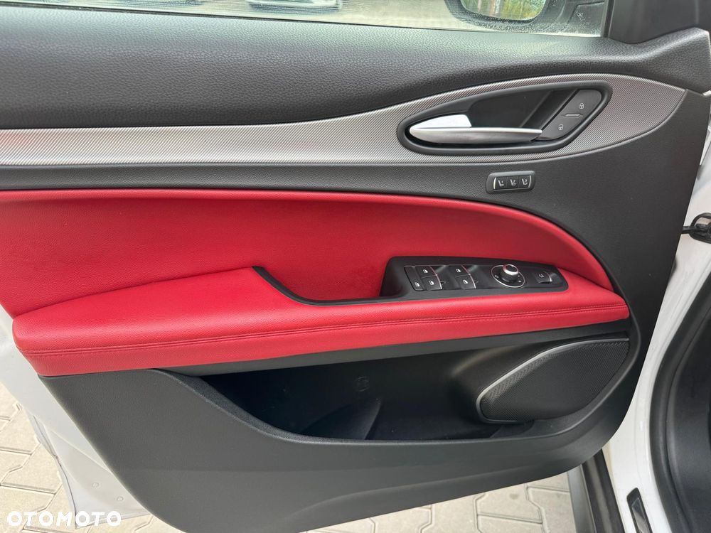 Alfa Romeo Stelvio 2.0 Turbo 16V AT8-Q4 Veloce Ti - 20