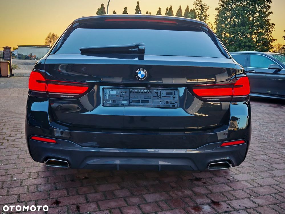 BMW Seria 5 520d Sport Line - 11