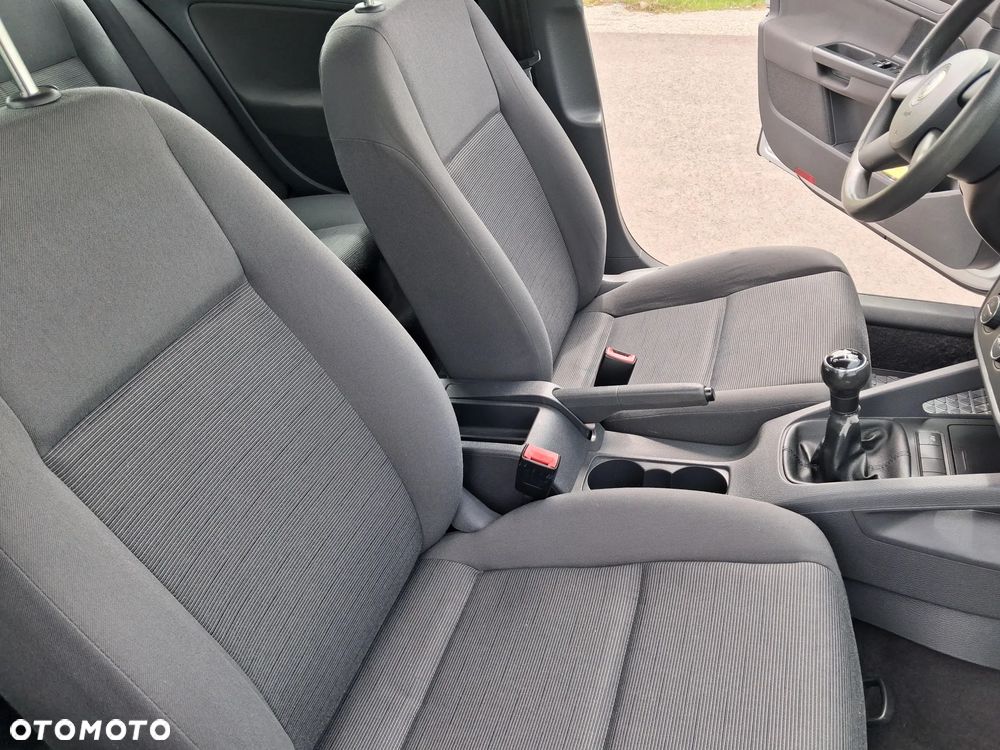 Volkswagen Golf 1.6 FSI Trendline - 8
