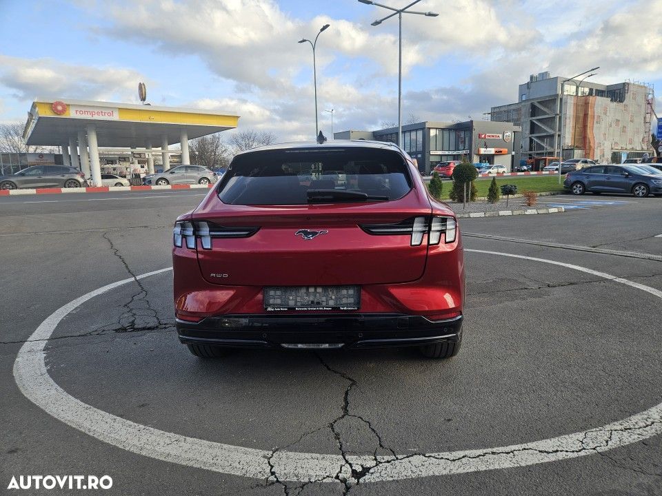 Ford Mustang Mach-E - 6