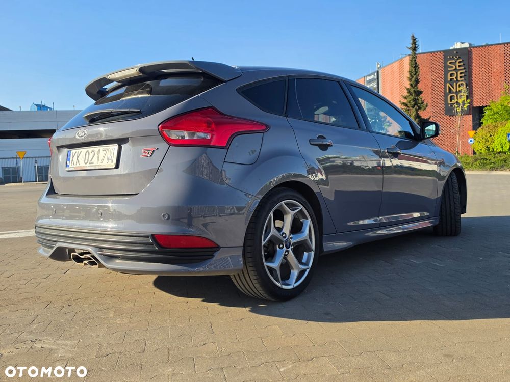 Ford Focus 2.0 TDCi ST - 9