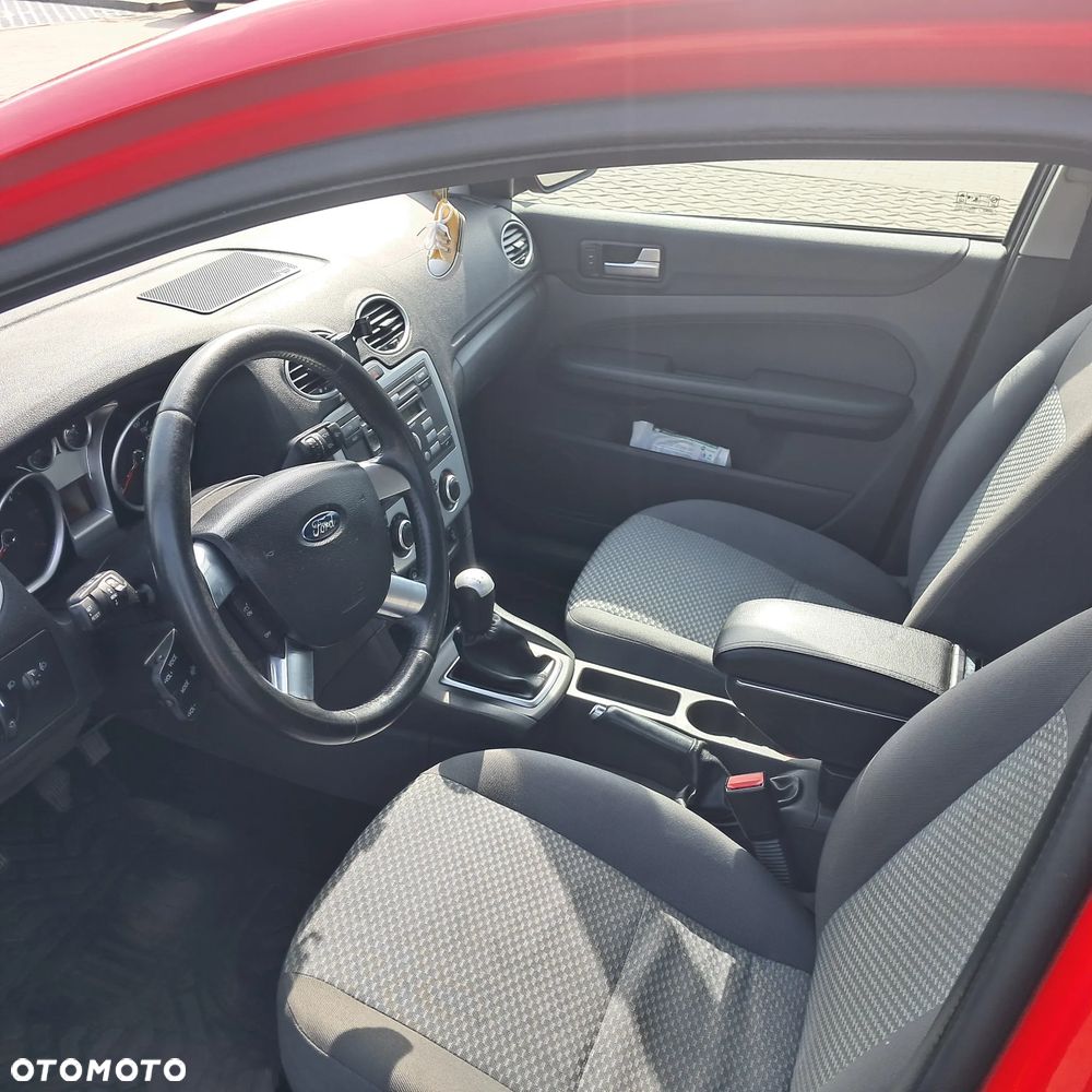 Ford Focus 1.6 16V Ambiente - 19