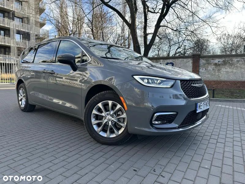 Chrysler Pacifica - 2