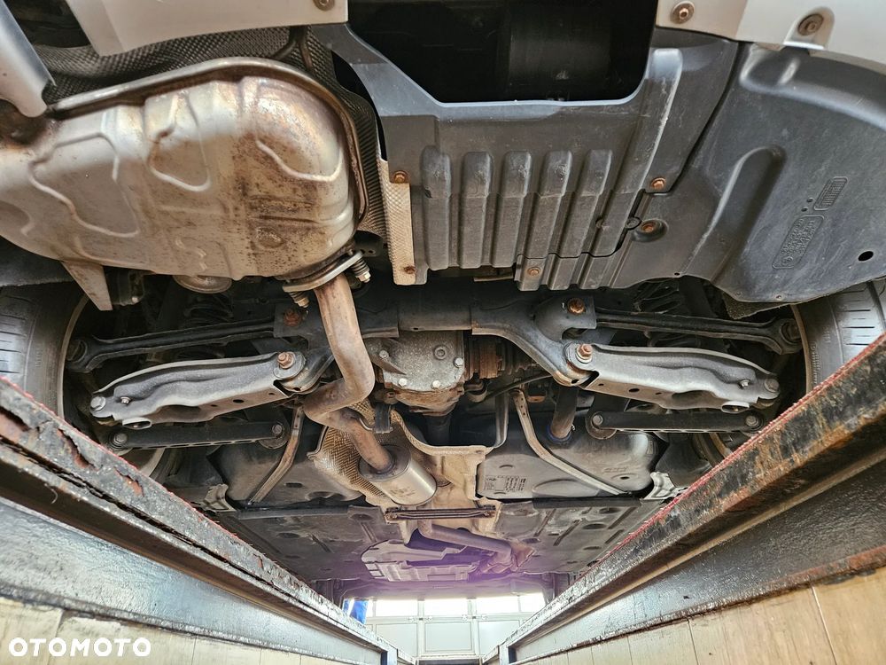 BMW X1 sDrive18i - 33