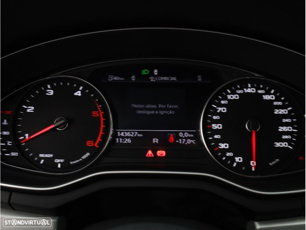 Audi A4 Avant 30 TDI S tronic - 36