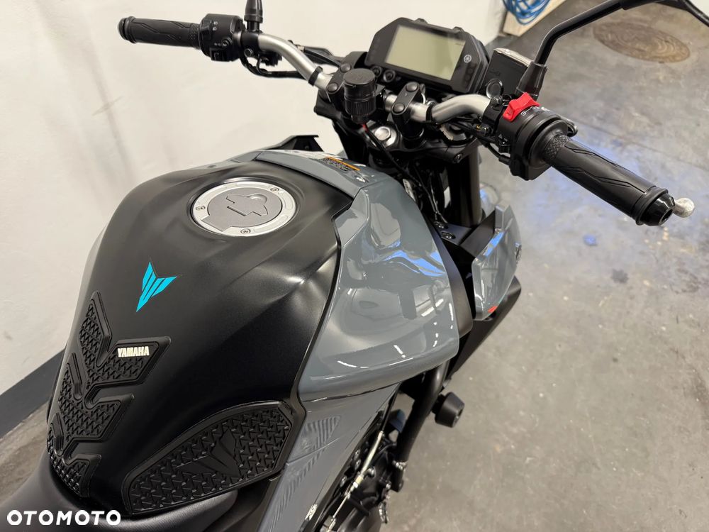 Yamaha MT - 30