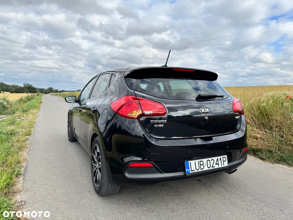 Kia Ceed 1.6 GDI L Business Line - 12