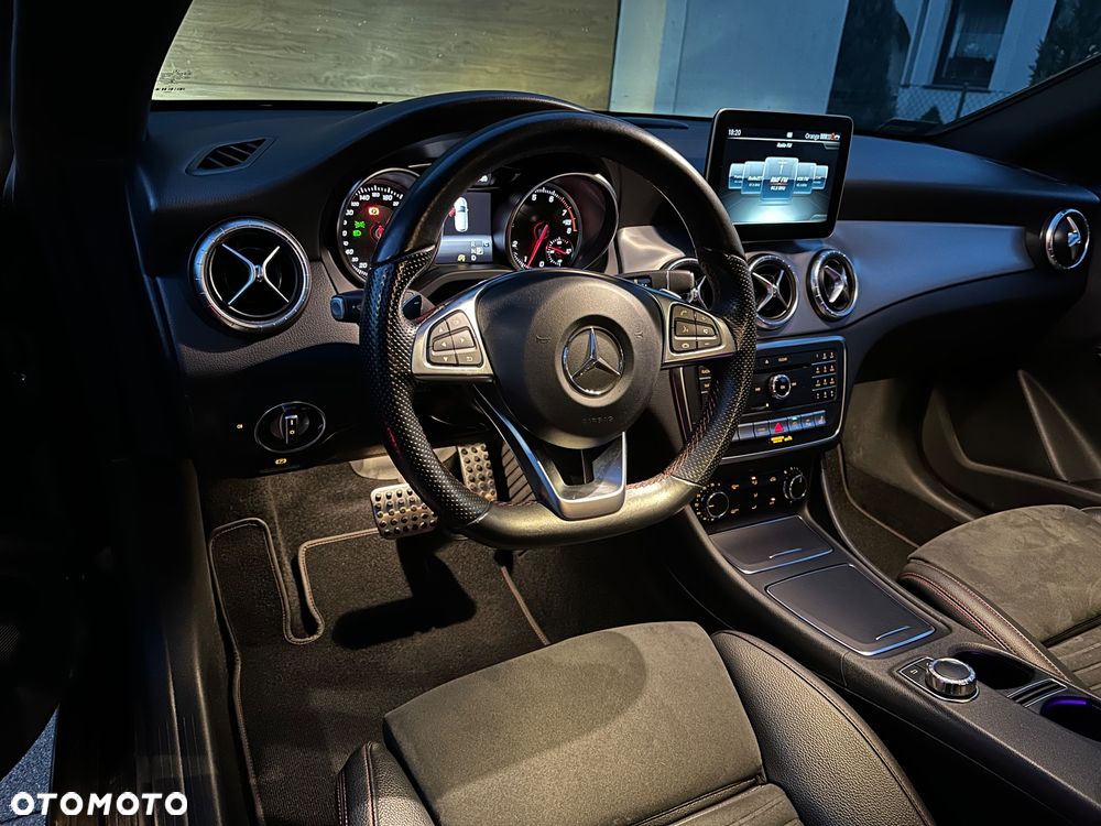 Mercedes-Benz CLA 200 7G-DCT - 8