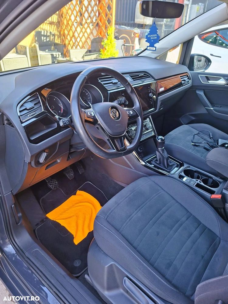 Volkswagen Touran 2.0 TDI Highline - 10