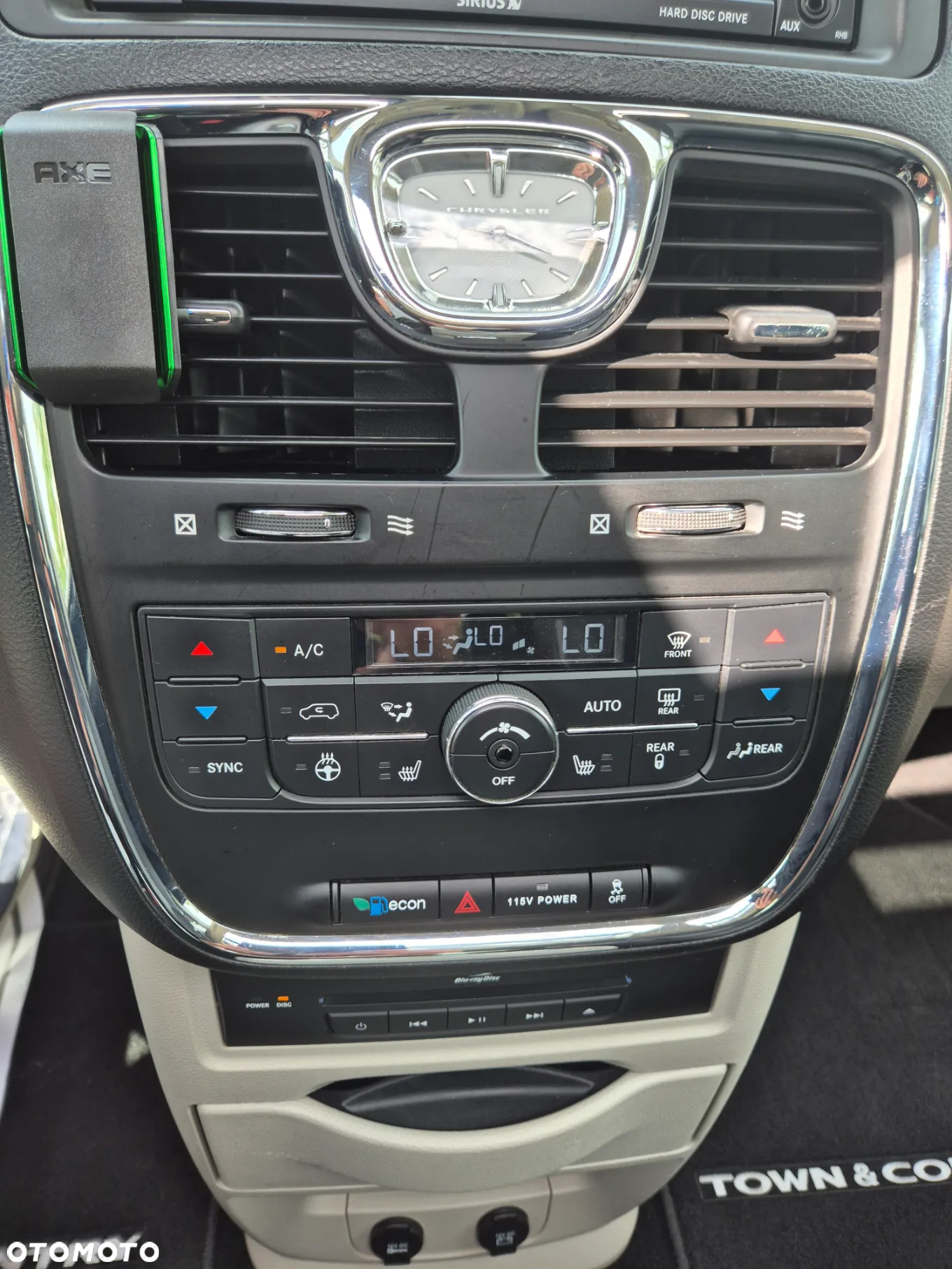 Chrysler Town & Country 3.6 Limited - 15