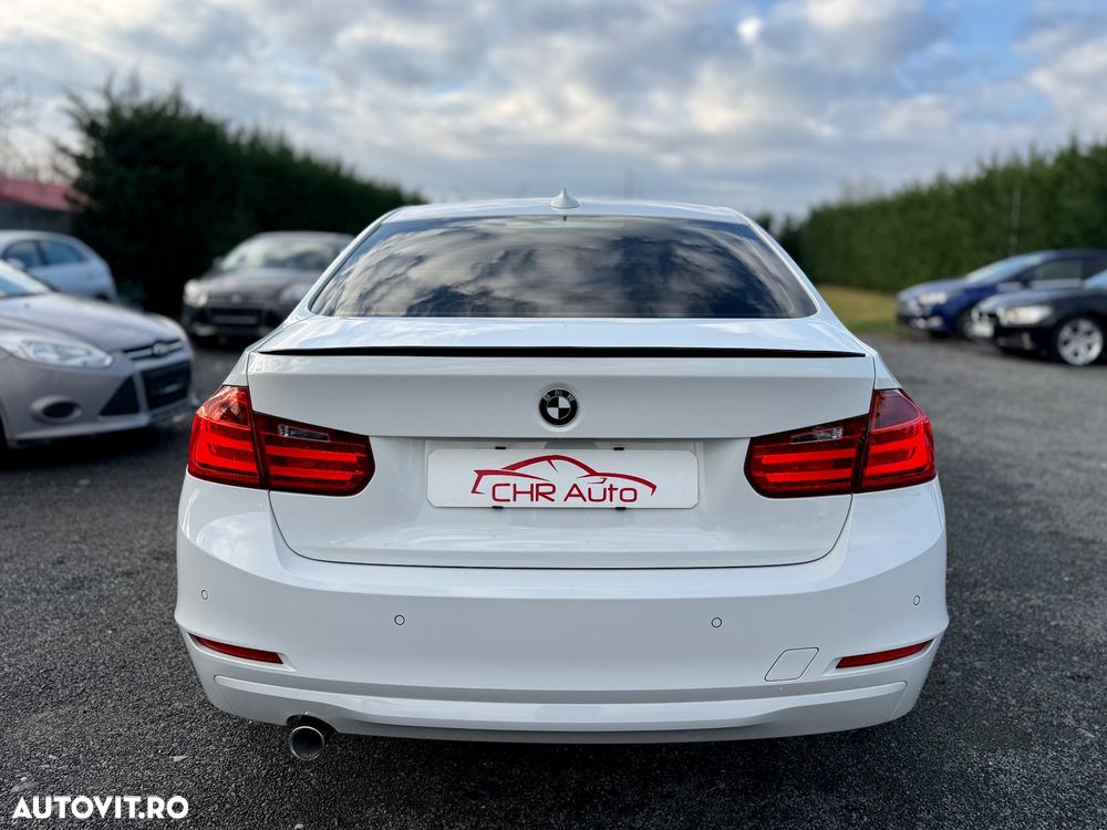 BMW Seria 3 318d Blue Performance - 8