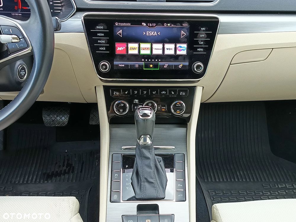 Skoda Superb 2.0 TSI Style DSG - 28