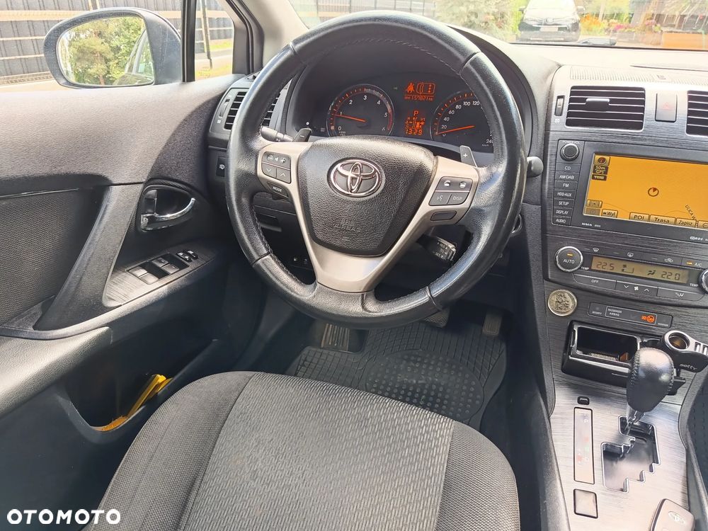 Toyota Avensis - 21