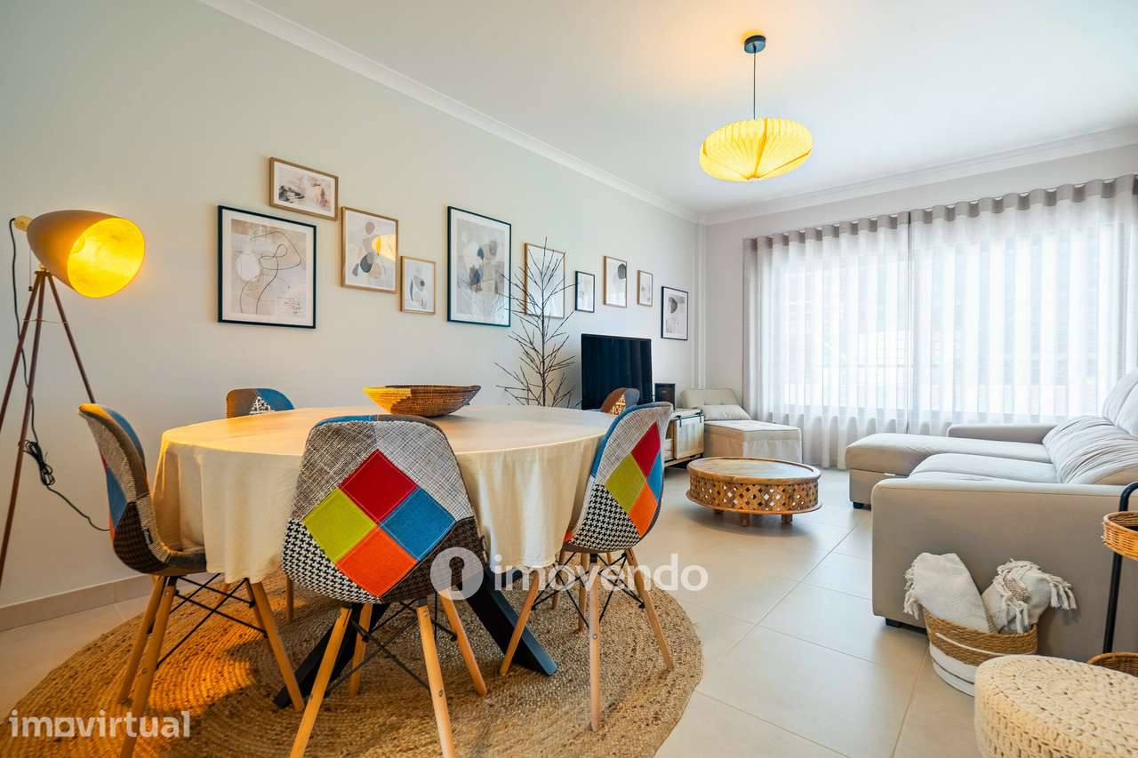 Apartamento T2 exclusivo, a 300m da praia da Consolação, em Peniche - Grande imagem: 4/33