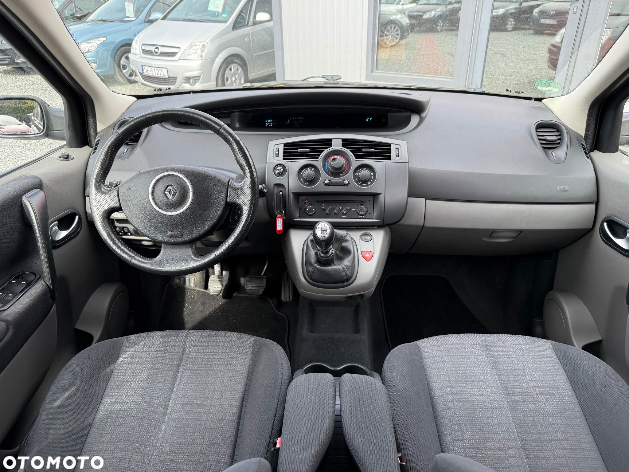 Renault Scenic 1.6 16V Avantage - 10